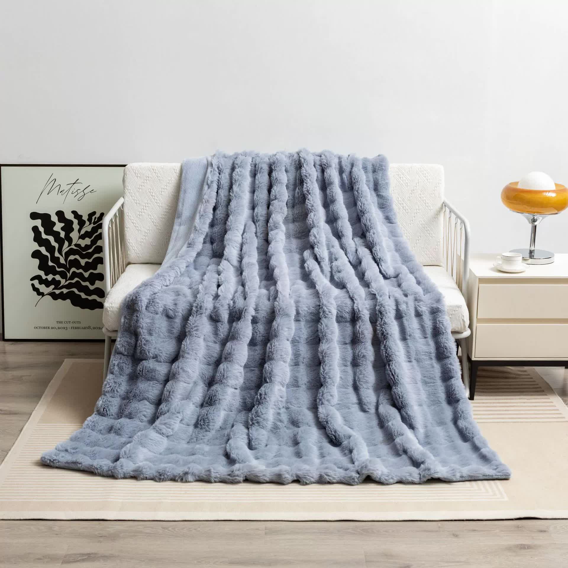 V888-ELOSUNG18062-202502241535-00 Grey 130*160cm Plush Toscana Rabbit Hair Throw Blanket - Soft Flannel Fleece for All Seasons, Perfect for Couch & Bed - Image 1