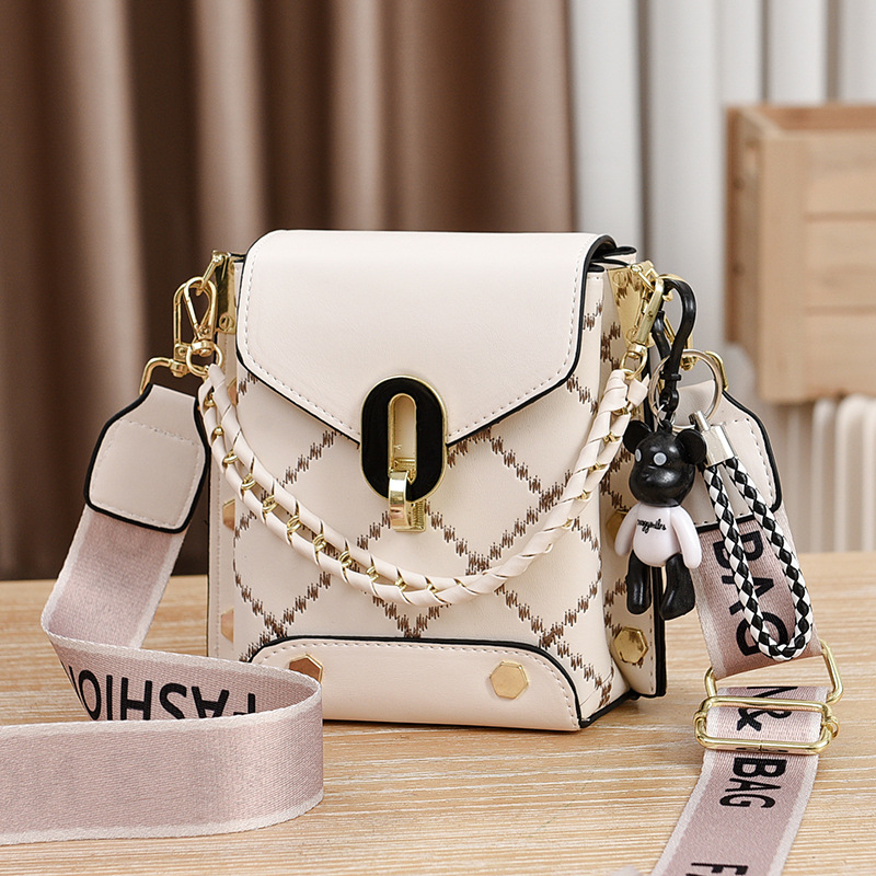 V888-ELOSUNG18226-202505131806-00 White Stylish Korean Minimalist Crossbody Bag - Elegant Small Square Shoulder Bag with Phone Pocket - Image 1