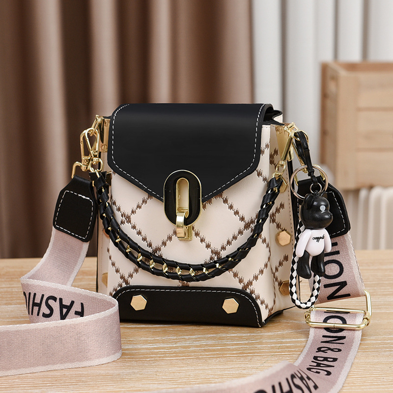 V888-ELOSUNG18228-202505131808-00 Black Stylish Korean Minimalist Crossbody Bag - Elegant Small Square Shoulder Bag with Phone Pocket - Image 1