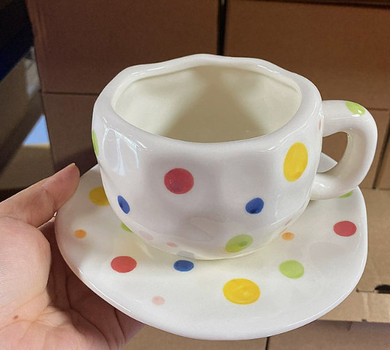 V888-ELOSUNG19233-202502241623-00 Colorful Polka Dots 300ML Underglaze Hand-Pinched Cup and Saucer Set - Ceramic Coffee Mug Milk Cup Breakfast Set - Image 1