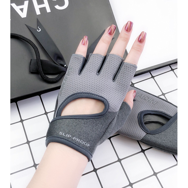 V888-ELOSUNG19730-202503121346-00 M Grey 2-PCS Women's Half-Finger Fitness Gloves - Anti-Slip Breathable Gloves for Yoga, Spin Bike, and Weight Training - Image 1