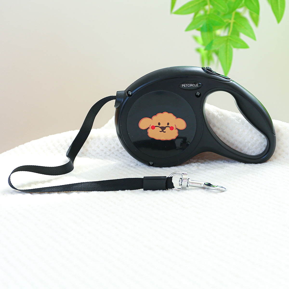 V888-ELOSUNG19738-202503131530-00 Black 5m Cartoon Retractable Dog Leash for Golden Retriever & Poodle Puppies - Durable, Tangle-Free Pet Walking Essential - Image 1