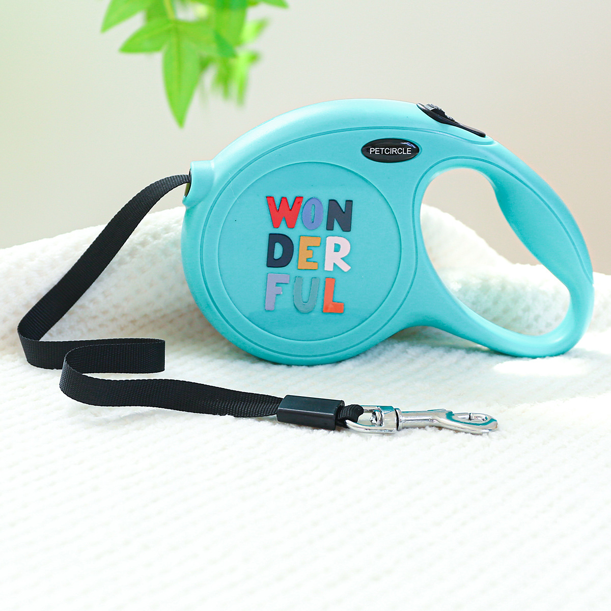 V888-ELOSUNG19743-202503131531-00 Green Wonderful 5m Cartoon Retractable Dog Leash for Golden Retriever & Poodle Puppies - Durable, Tangle-Free Pet Walking Essential - Image 1