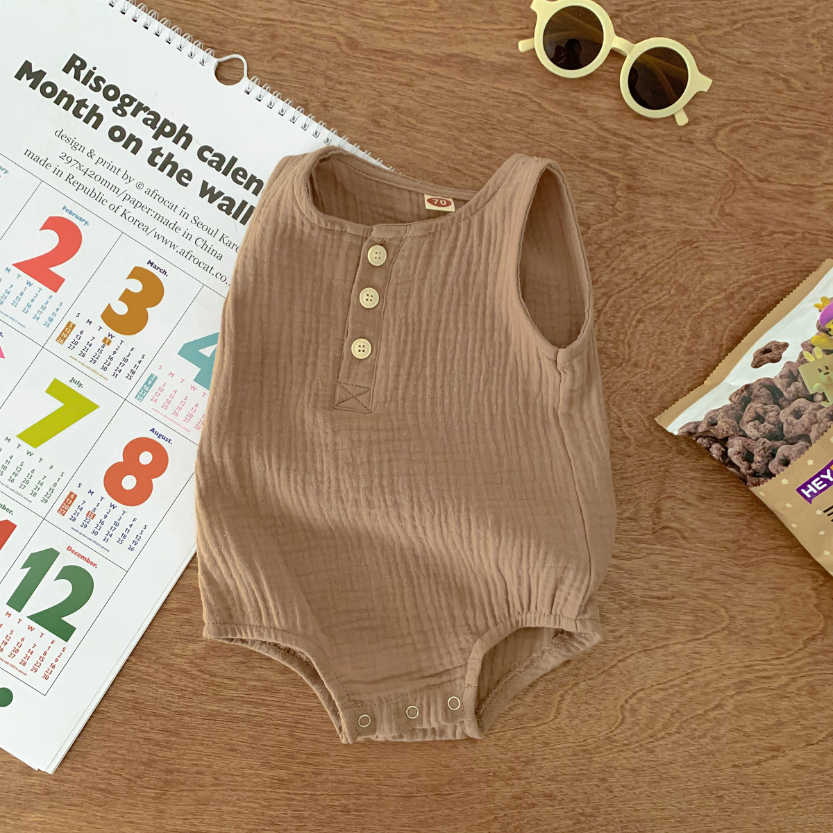 V888-ELOSUNG19852-202503181037-00 90cm Khaki Sleeveless Bubble Cotton Baby Romper - Soft Newborn Onesie for Boys and Girls, 0-2 Years - Image 1