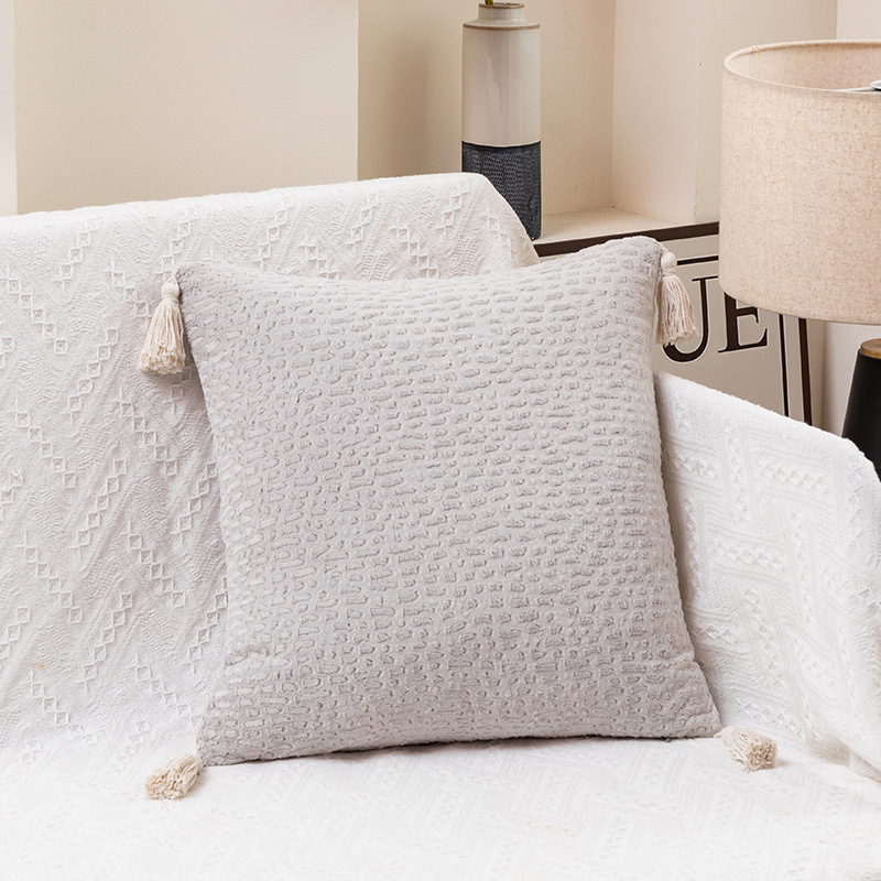 V888-ELOSUNG20706-202502281045-00 Classic White Set of 2 Textured Velvet Throw Pillow Covers with Tassels - Decorative Square Cushions 45*45cm - Image 1