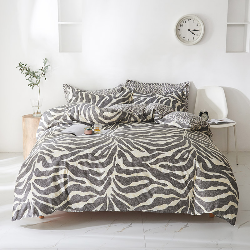 V888-ELOSUNG20747-202503030945-00 Leopard Duvet Cover - 3 Piece Bedding Set (with Corner Ties)Quilt cover 230cm x 230cm, pillowcase 51 x 92cm - Image 1