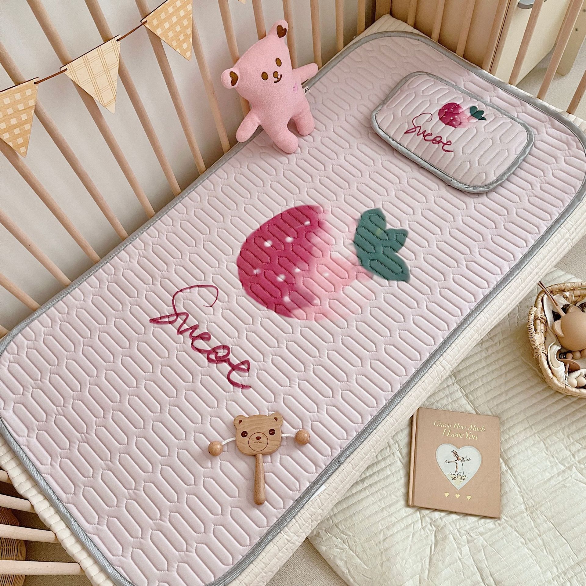 V888-ELOSUNG21136-226714-00 Strawberry Pattern 2 Piece Set Kids Cooling Pad Set - 60x120cm Cartoon Latex Mattress Protector, Pillow - Image 1