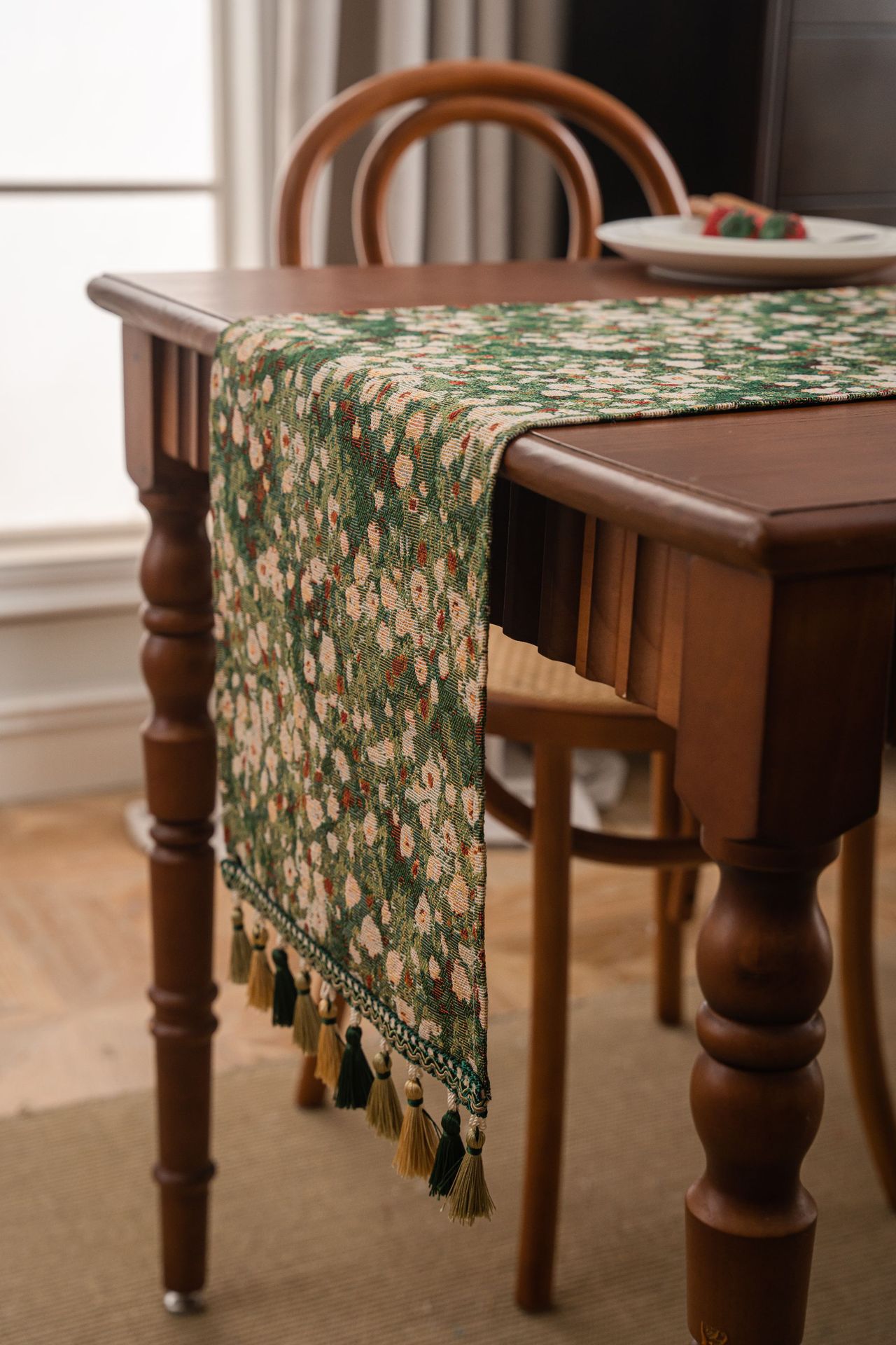 V888-ELOSUNG22361-202503251936-00 Floral Table Runner with Tassels - Jacquard Green Farmhouse Style (33x240cm) - Image 1