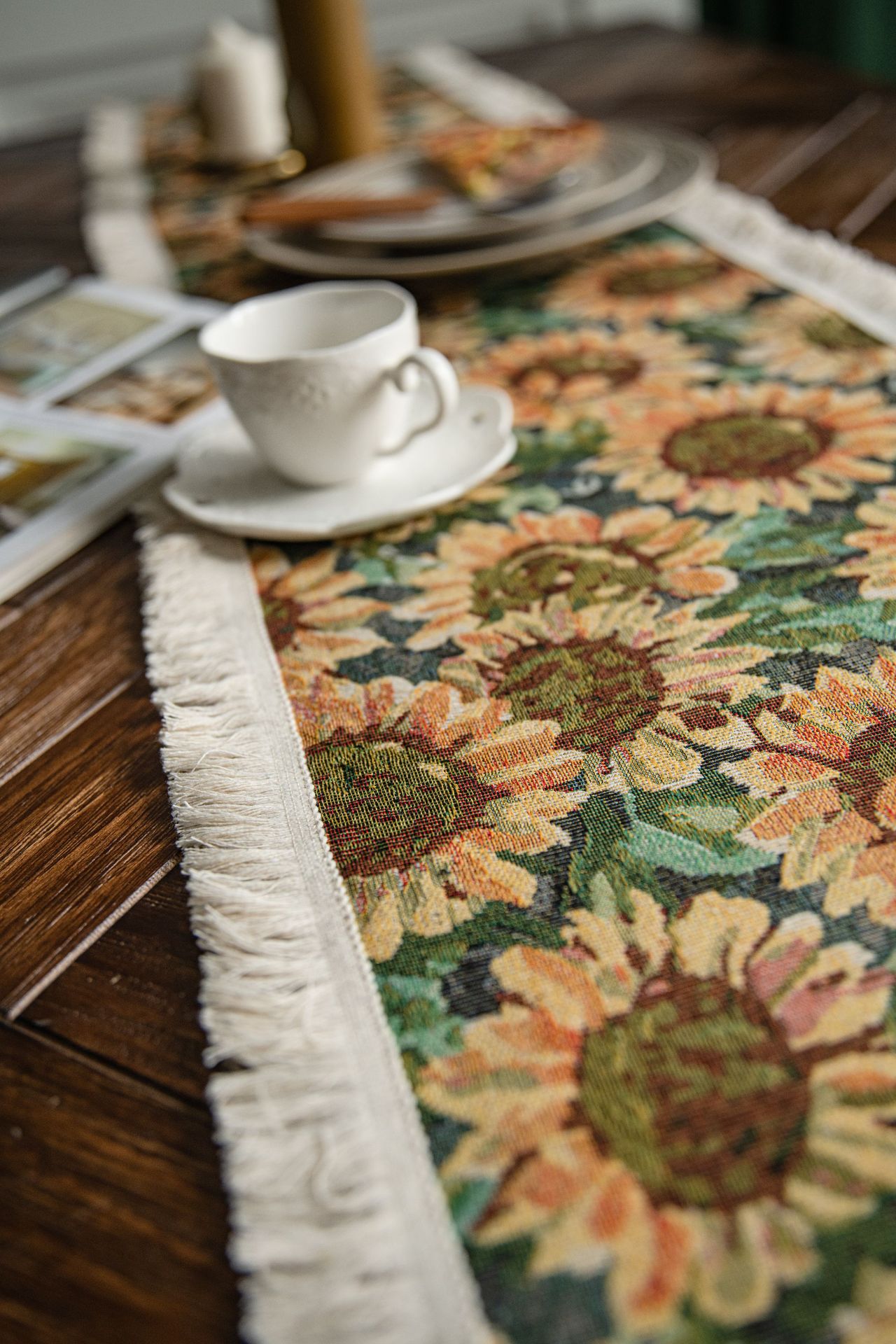 V888-ELOSUNG22380-202503251829-00 Sunflower Table Runner with Fringe - Jacquard Woven Cotton Blend (30x180cm) - Image 1