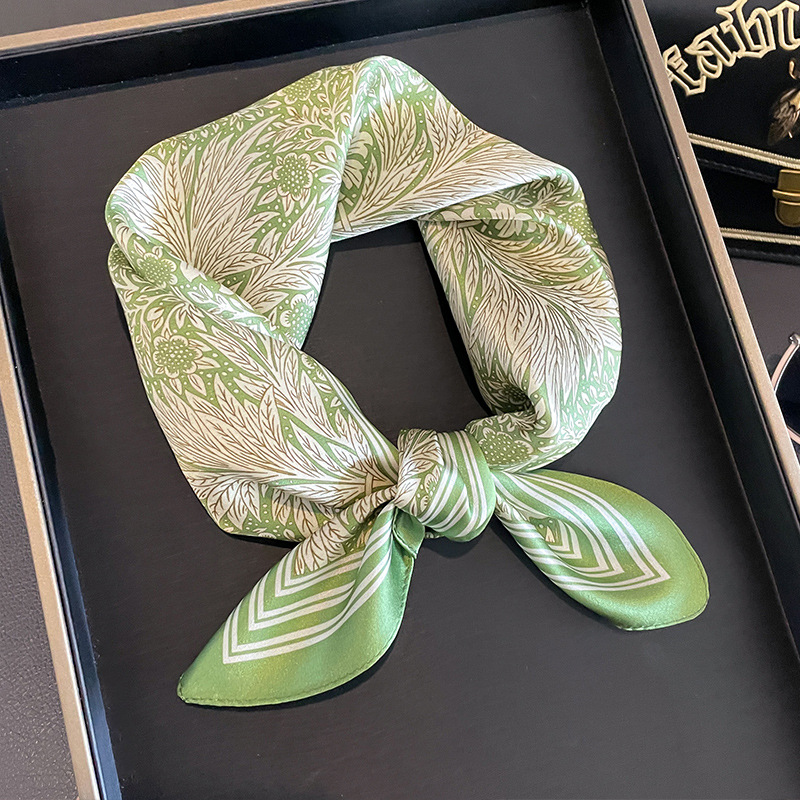 V888-ELOSUNG22479-202503251821-00 Green Pure Silk Scarf - Elegant Flower Design, Square Handkerchief (Style 14) - Image 1