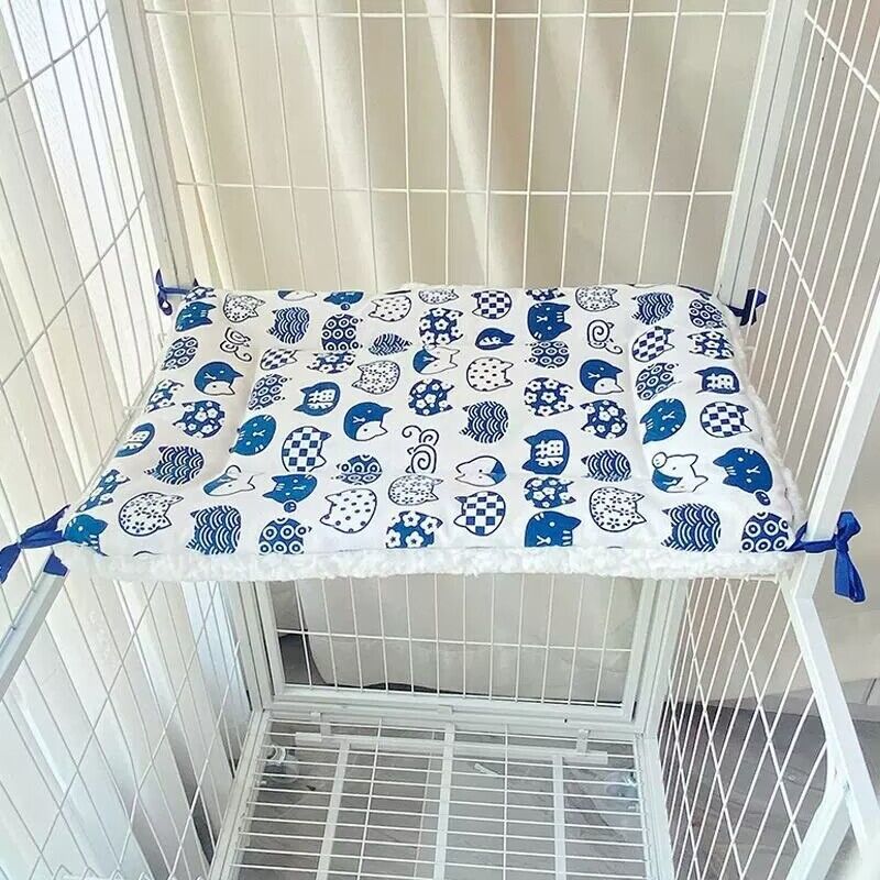 V888-ELOSUNG22839-202504141351-00 Tie-On Cat Cage Platform Pad - Blue cat pattern on white background (30x75cm) - Image 1