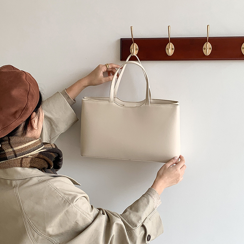 V888-ELOSUNG23242-202503252010-00 Beige Large Capacity Tote Bag - Minimalist PU Leather Handbag for Daily Commute - Image 1