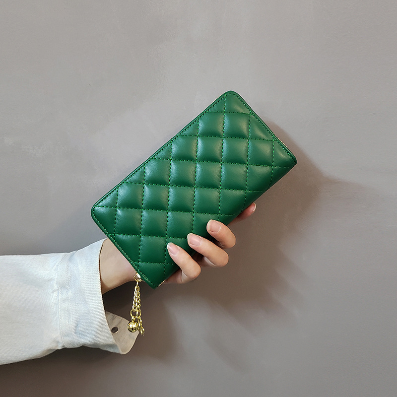 V888-ELOSUNG24455-202504031716-00 Green-Checkered Women's Classic Quilted Long Wallet - Premium Diamond Stitch Zip Around Card Holder with Multiple Compartments - Image 1