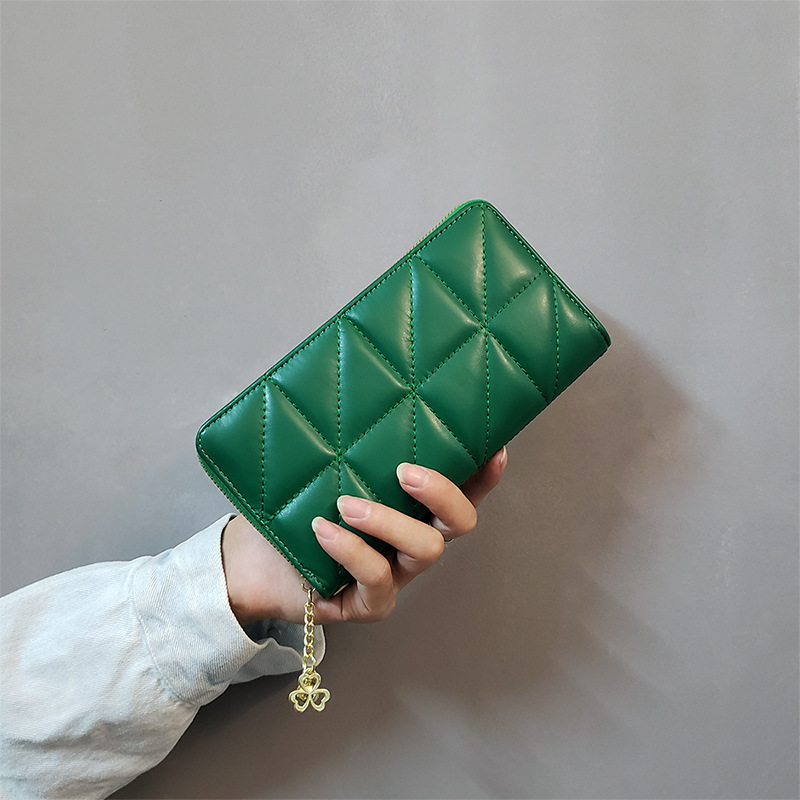 V888-ELOSUNG24458-202504031717-00 Green-Triangle Women's Classic Quilted Long Wallet - Premium Diamond Stitch Zip Around Card Holder with Multiple Compartments - Image 1