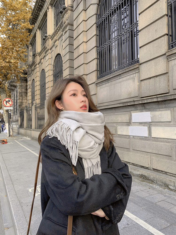 V888-ELOSUNG25158-202504171812-00 Luxury Cashmere Blend Scarf, Large 200x70cm Fringed Scarf (Beige Gray) - Image 1