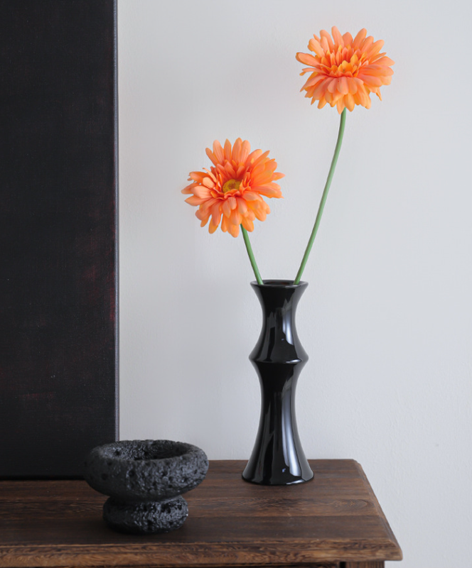 V888-ELOSUNG26227-202504211306-00 Glossy Black Ceramic Vase - Unique Bamboo-Look Design (20x8x5.5cm) - Image 1