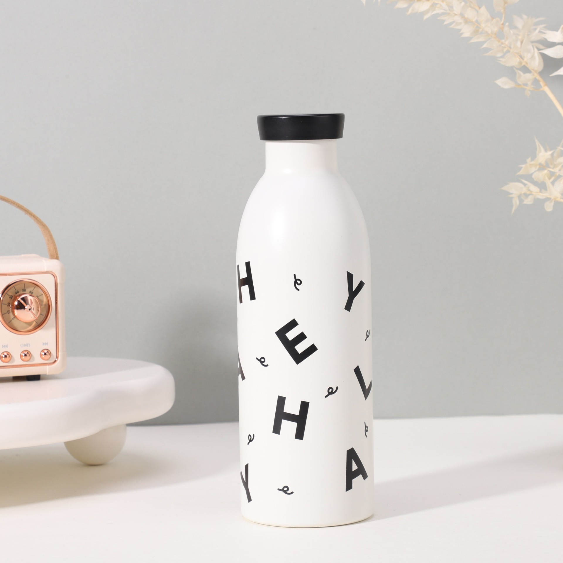 V888-ELOSUNG26438-202504281428-00 Cute Milk Bottle Thermos - 500ml Stainless Steel Insulated Water Bottle (White letters) - Image 1