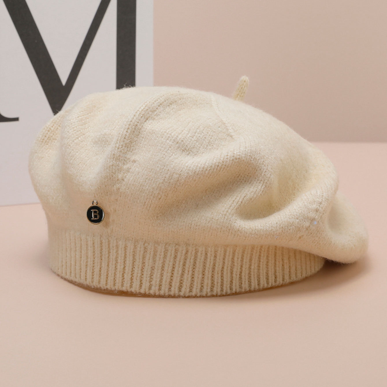 V888-ELOSUNG26621-202505131648-00 White Vintage Inspired Knitted Beret - Stretchy & Comfortable Wool Blend Cap - Image 1