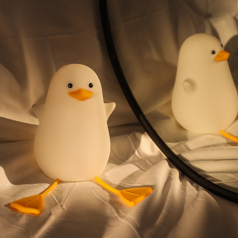 V888-ELOSUNG26982-202505191247-00 Cute Gull Silicone Night Light - Tap Control, USB Rechargeable, Kids Bedroom (Warm light three-speed yellow mouth) - Image 1