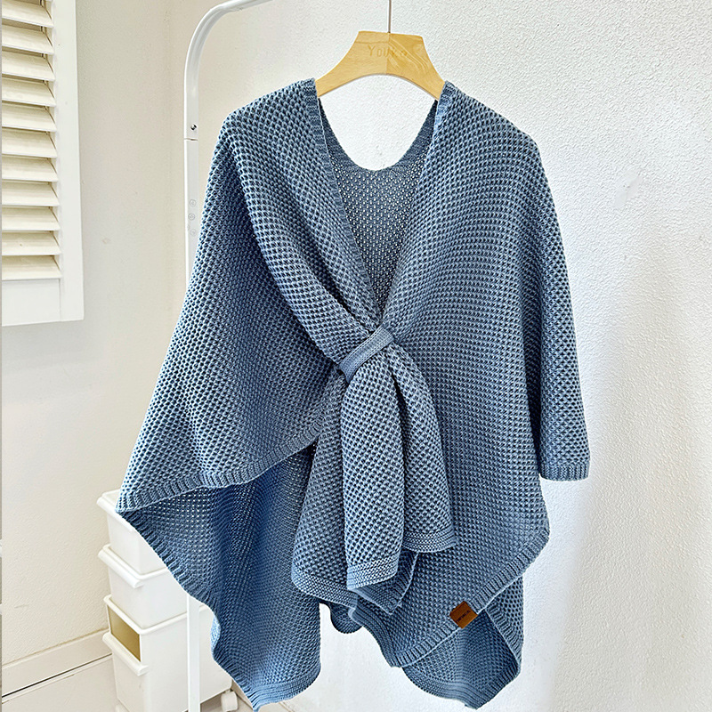 V888-ELOSUNG28422-202505131752-00 Blue Luxurious Faux Cashmere Knitted Cape - Large Buckled 90 x 140 cm Women's Versatile Shawl - Image 1