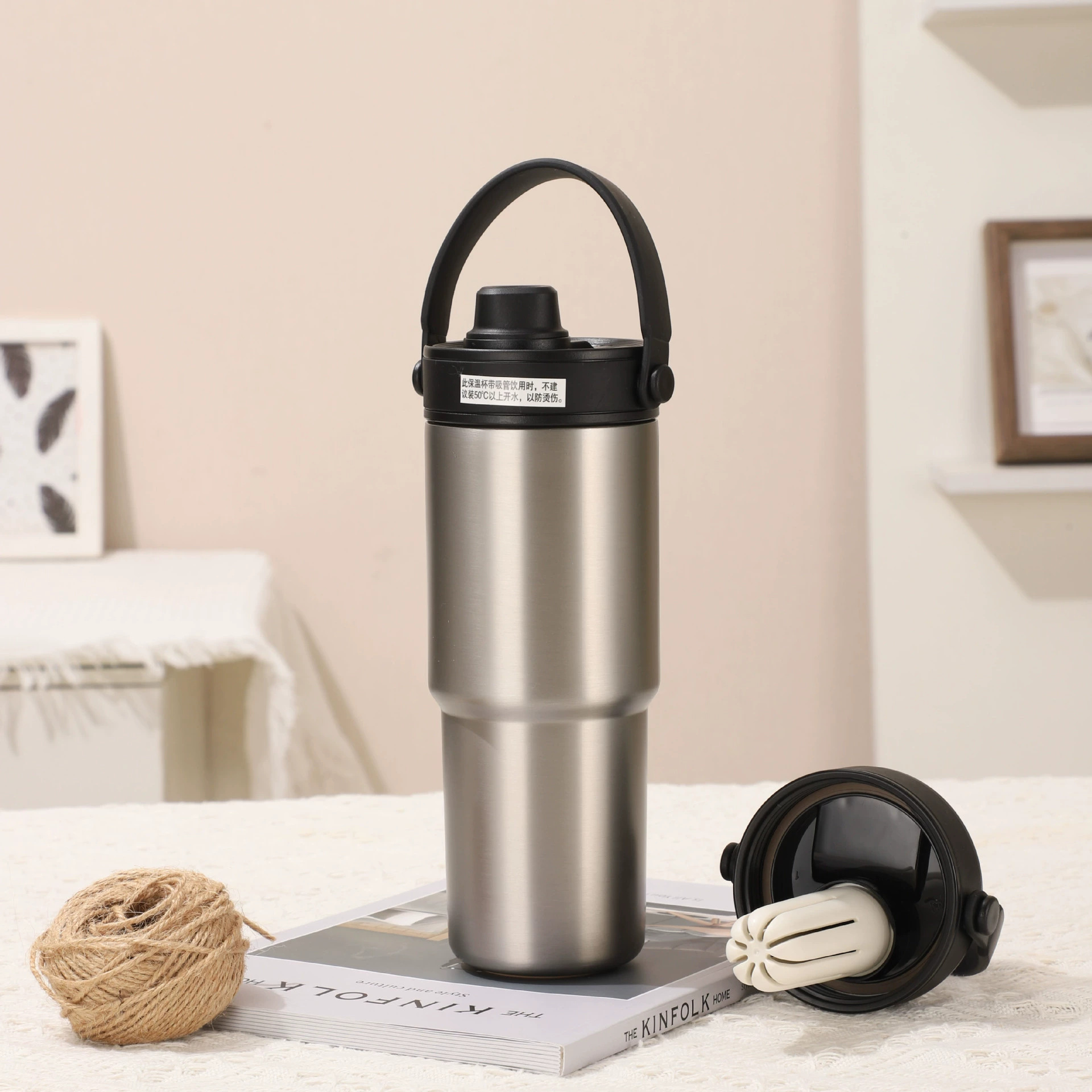 V888-ELOSUNG28770-202505231112-00 Silver 30oz Ceramic-Lined Insulated Tumbler with Handle, 735ml Stainless Steel Travel Mug - Image 1