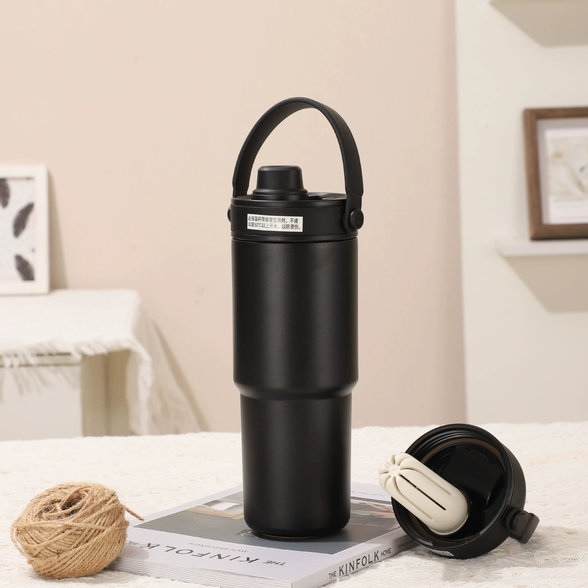 V888-ELOSUNG28772-202505231115-00 Black 30oz Ceramic-Lined Insulated Tumbler with Handle, 735ml Stainless Steel Travel Mug - Image 1