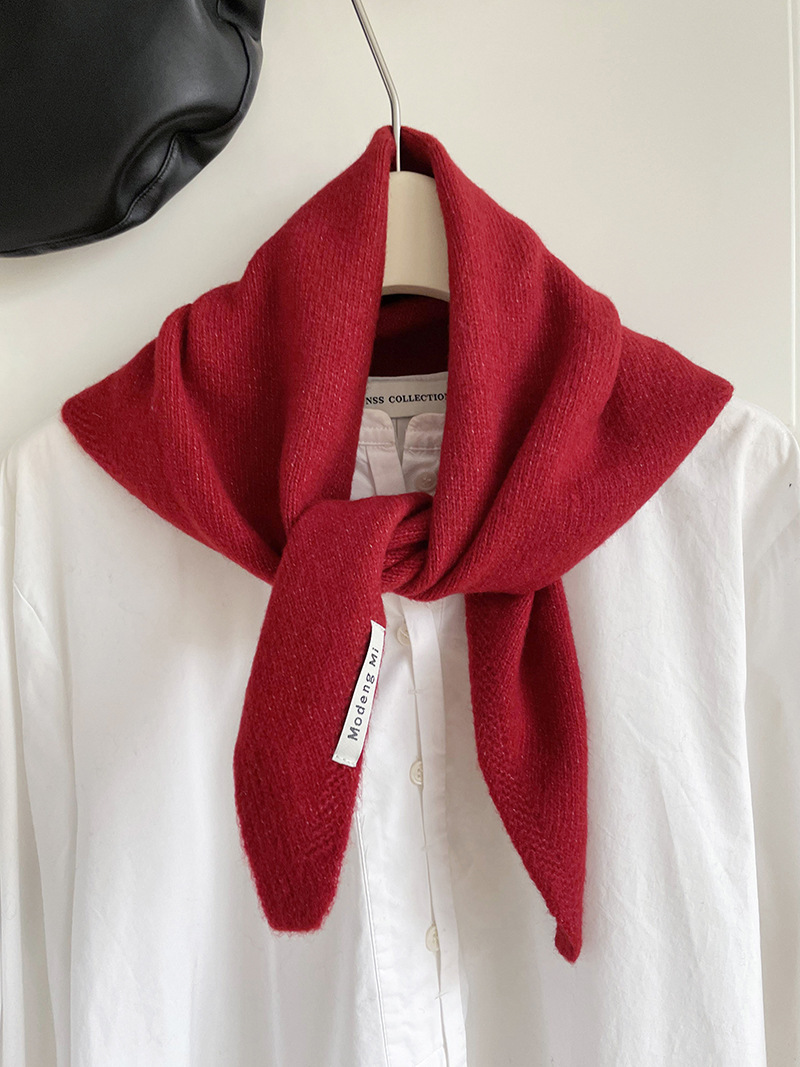 V888-ELOSUNG28874-202505231146-00 Red Chic Wool Blend Knit Triangle Scarf - Versatile & Warm Fashion Accessory - 105 x 35cm - Image 1