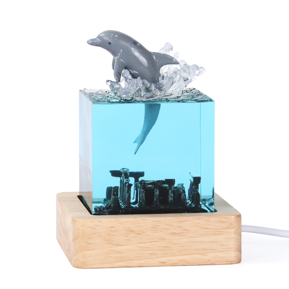 V888-ELOSUNG31006-202505191314-00 Unique Handmade Epoxy Resin Lamp - Marine Life Diorama, USB Light, Ocean Decor Gift (Spray gray dolphin model) - Image 1