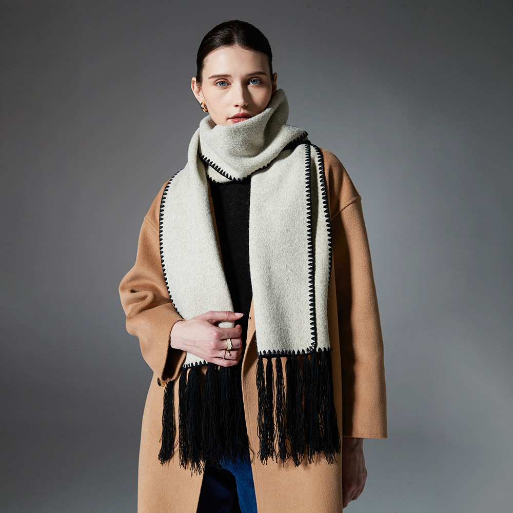 V888-ELOSUNG31029-202505231200-00 Beige Contrast Edge & Tassel Scarf - Chic Autumn/Winter Neckwear (190x30cm) - Image 1