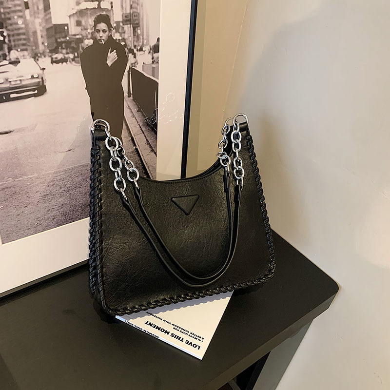 V888-ELOSUNG31100-202505231316-00 Black Chic PU Leather Shoulder Bag with Chain Strap & Whipstitch Detail - Image 1