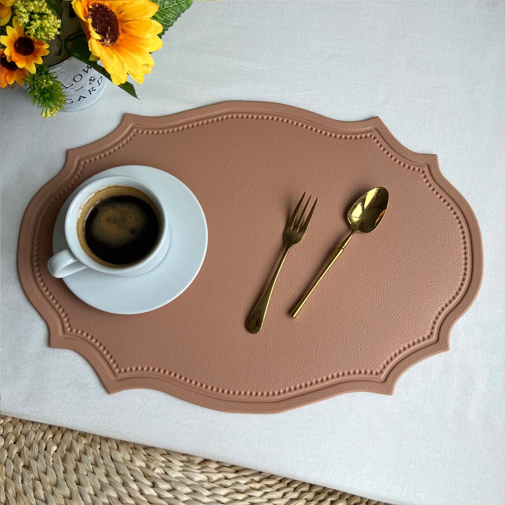 V888-ELOSUNG31282-202505301208-00 4 pcs Retro Faux Leather Placemat - Waterproof & Oil-Proof Dining Table Mat (Pink) - Image 1