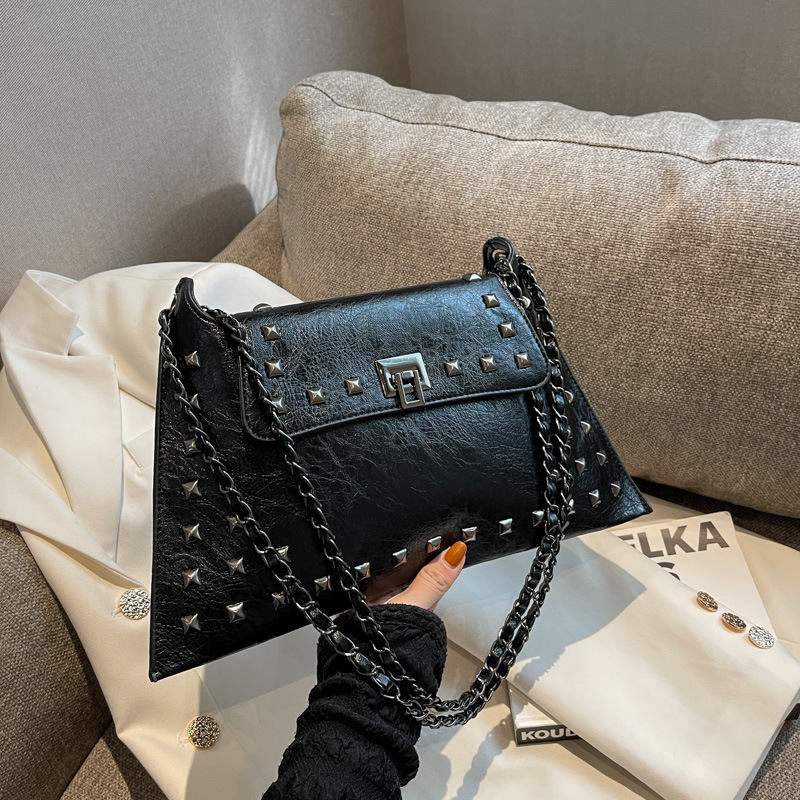 V888-ELOSUNG33089-202505281028-00 Black Women's Retro Studded Envelope Shoulder Bag - Chain Strap Crossbody Tote in Four Colors - Image 1