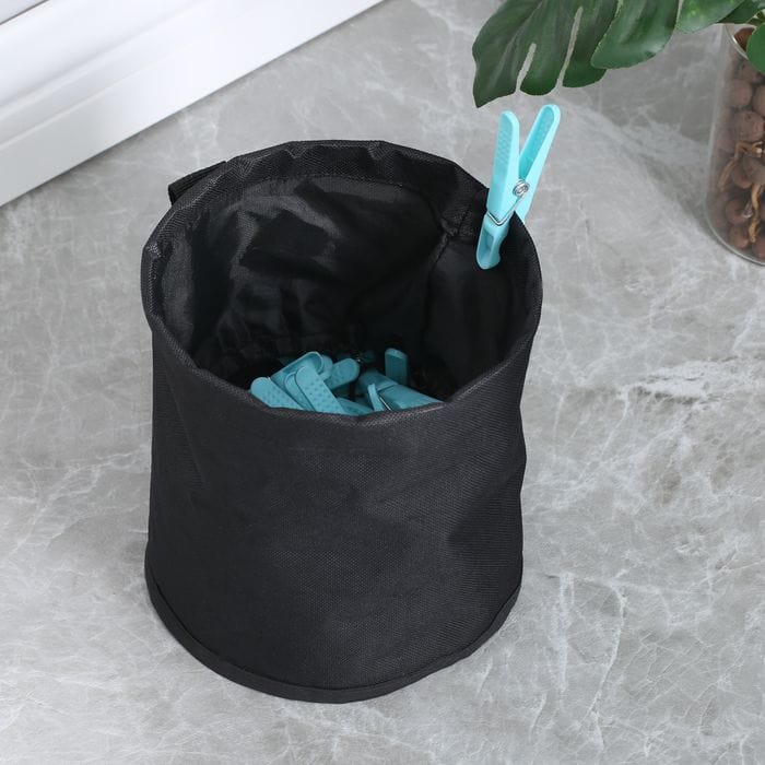 V915-CV0151-203556-00 Peg Bag with Carabineer and 50 Pegs set - Image 1