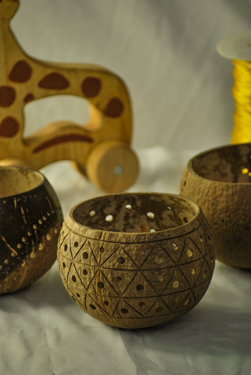 dsc_0530_1 Coco Candle holder- Golden Pineapple - Image 1