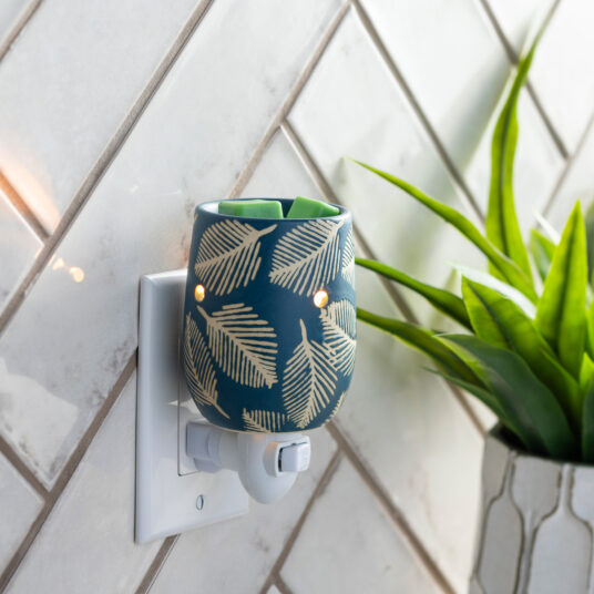 V1049-PILEF-202508141730-00 Pressed Leaf Pluggable Warmer - Image 1