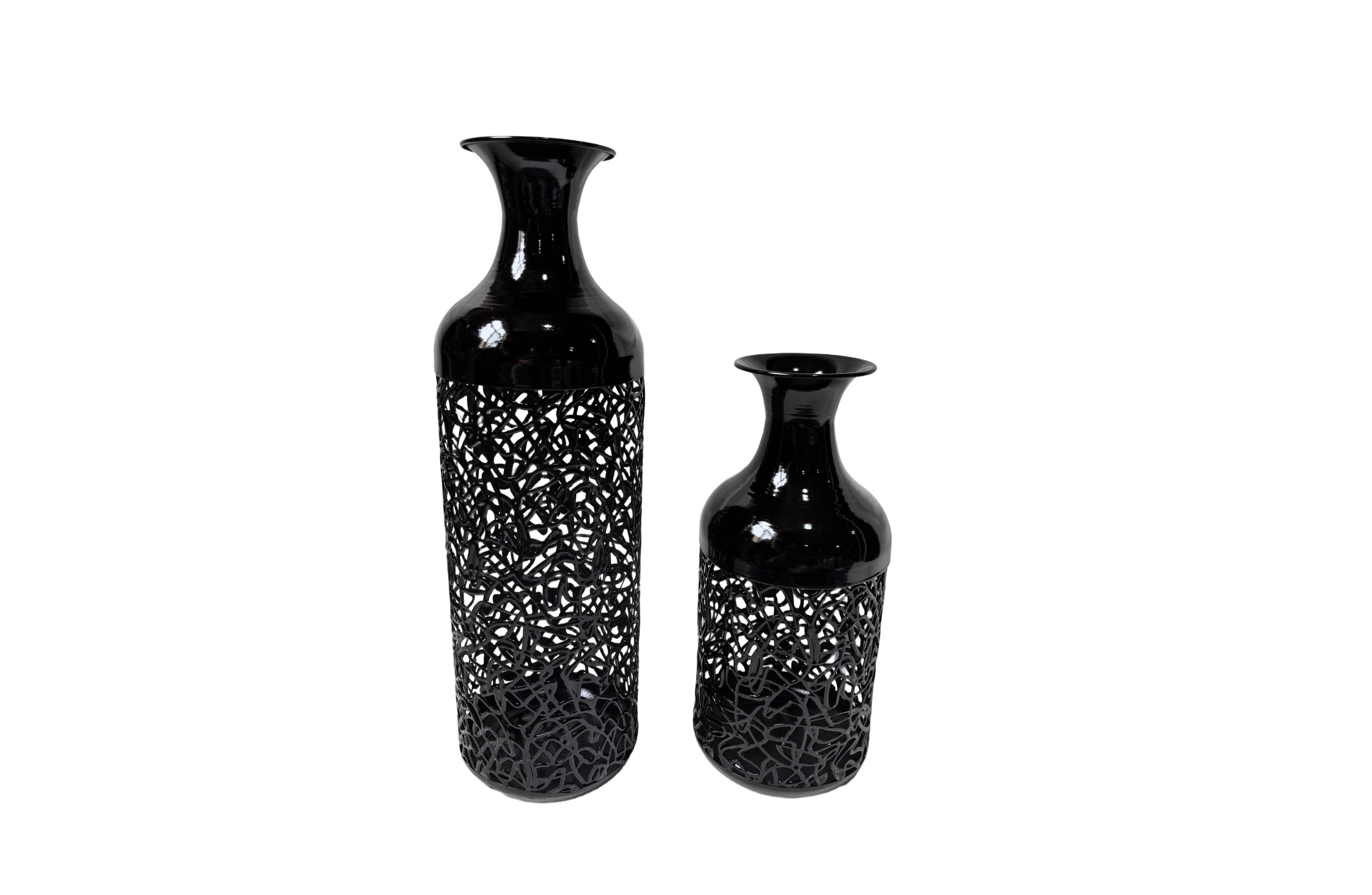 V292-HD-VASE-L-MAYA-BLACK-202508221615-00 Maya Vase - Large - Black - Image 1