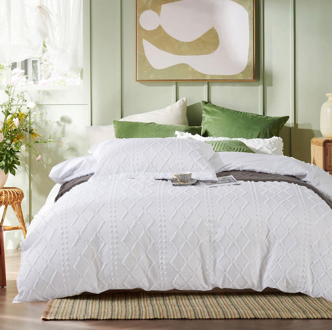 V493-JJXW-01K-202508071515-00 Tufted Boho Embroidery Quilt/Doona/Duvet Cover Set - White - King Size - Image 1