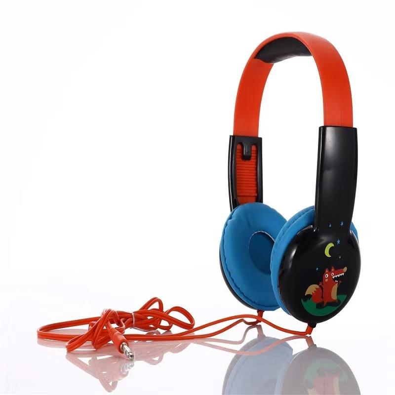 V562-A101726100AYS-202508292146-00 Portable Children'S Wired Headphones - Black Red - Image 1