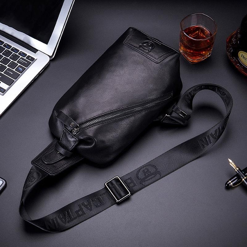 V562-A1090992060DBT-202508282355-00 Large Capacity Soft Cowhide Shoulder Bag Durable & Stylish - Black - Image 1
