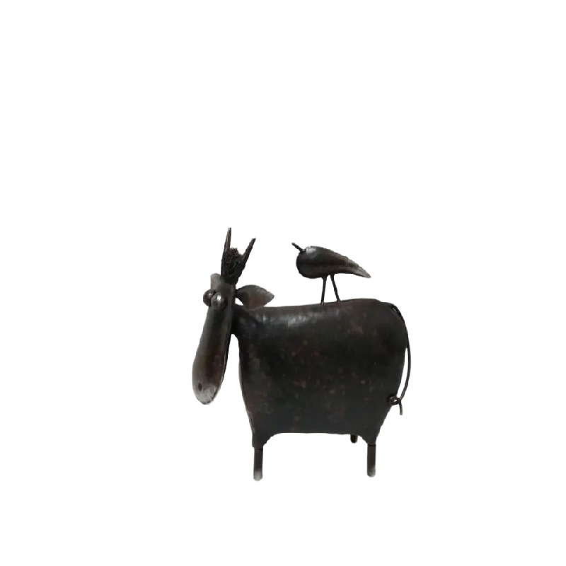V637-40471COW-202508251517-00 Natures Art Cow W Bird 29cm - Image 1