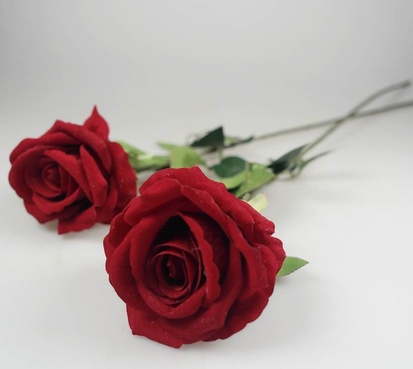 V637-AFL25016-202508251945-00 bulk 48 Articial Single Stem Rose Red 62cm - Image 1