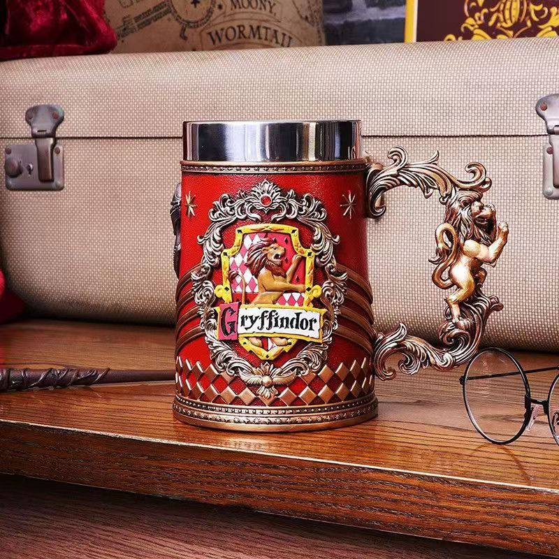 V888-ELOSUNG29845-202506191327-00 Collectible Fantasy House Crest Tankard Mug - 600ml Stainless Steel Lined Resin Beer Stein(red) - Image 1