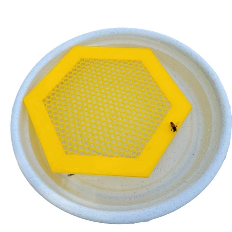 V888-ELOSUNG33935-202509221010-00 2PCS L 210x180x3.5mm Yellow Floating Bee Saver Waterer - Safe Drinking Platform for Garden Ponds & Bird Baths - Image 1