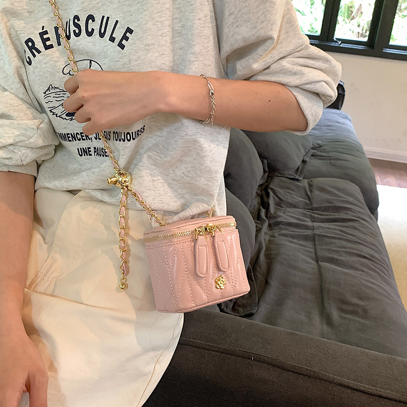 V888-ELOSUNG36414-202509050921-00 Pink Chic Quilted Mini Box Crossbody Bag - Luxury Style Chain Purse for Women - Image 1